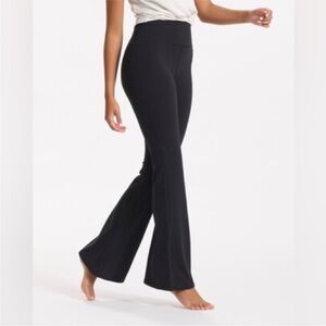Vuori Studio Flare Pants in Black